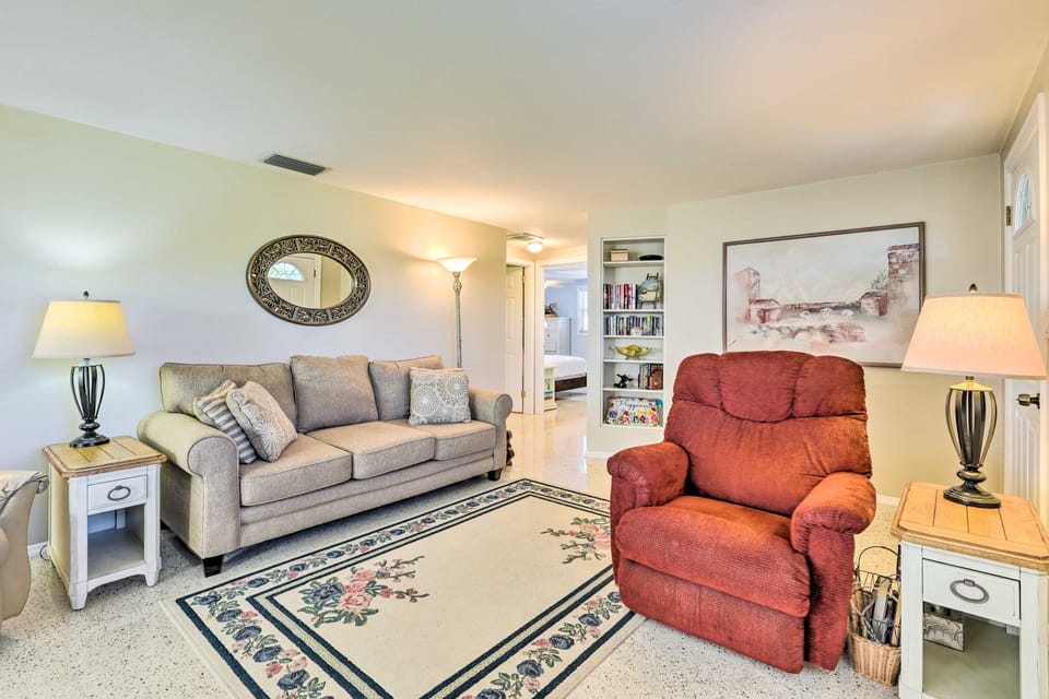 Venice Vacation Rental w/ Pool, Near Beaches House in South Venice