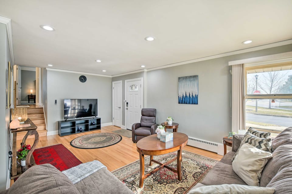 Cozy Skokie Home ~ 16 Mi to Downtown Chicago! House in Skokie