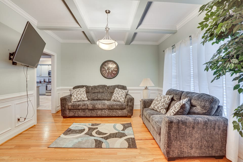 High Point Home ~ 1 Mi to Oak Hollow Lake! House in High Point