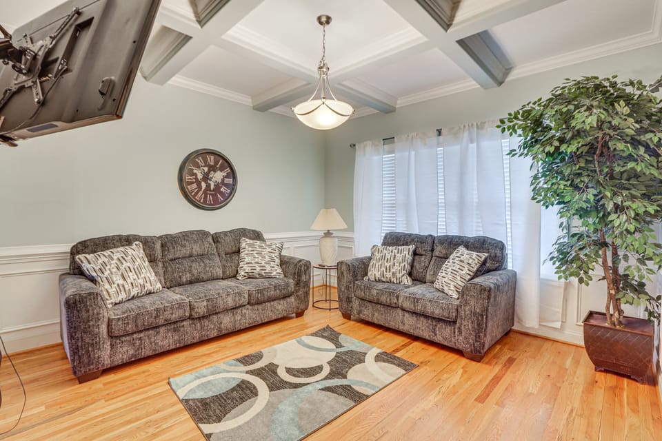 High Point Home ~ 1 Mi to Oak Hollow Lake! House in High Point