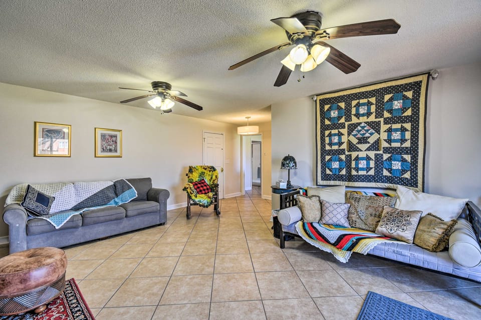 Spacious Chesapeake Home w/ Pool Table! House in Portsmouth