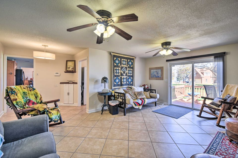 Spacious Chesapeake Home w/ Pool Table! House in Portsmouth