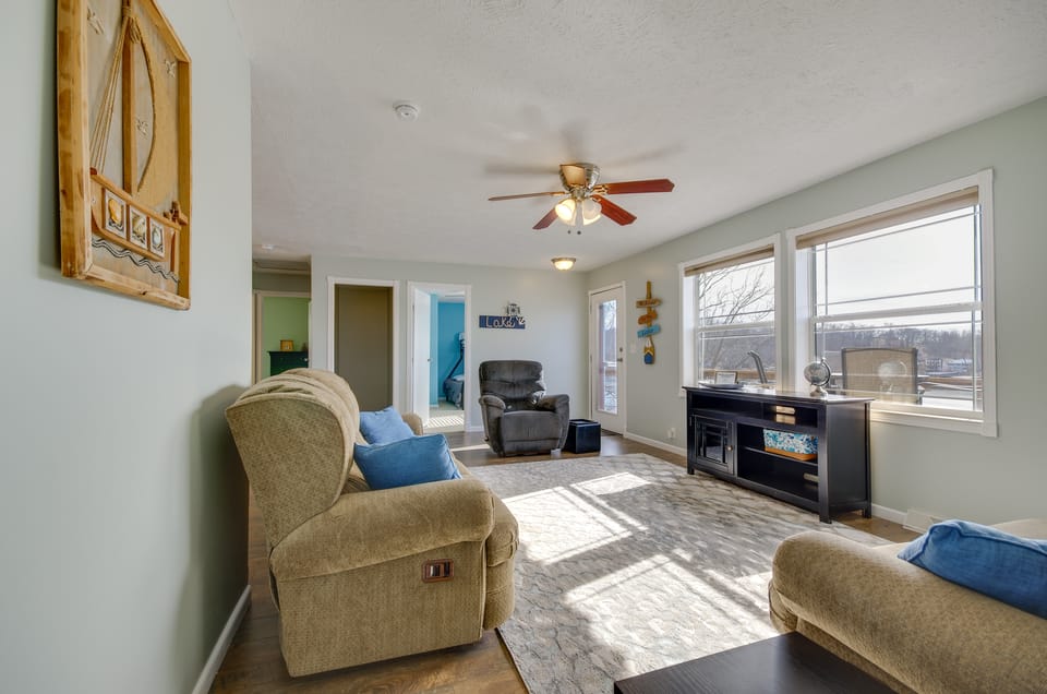 Gravois Mills Home: Boating Vacation! House in Lake of the Ozarks