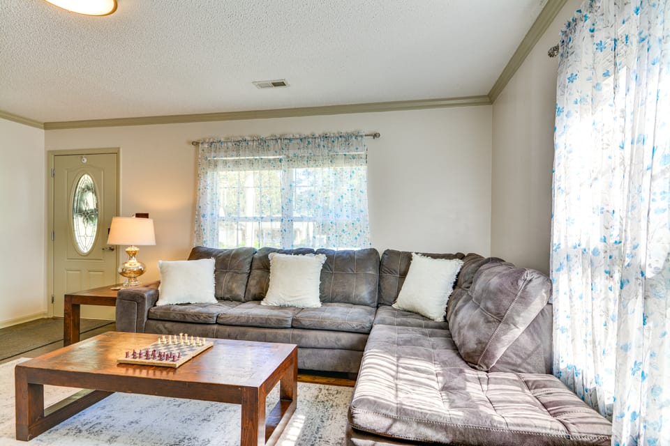 Browns Summit Vacation Rental w/ Fire Pit! House in Greensboro