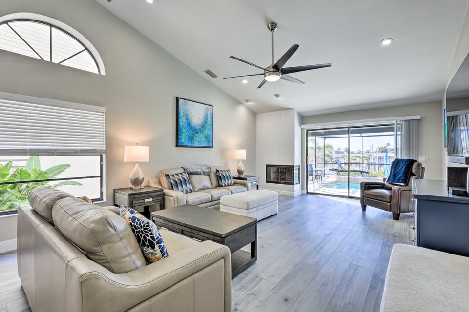 Private Dock & Saltwater Pool: Apollo Beach House House in Apollo Beach