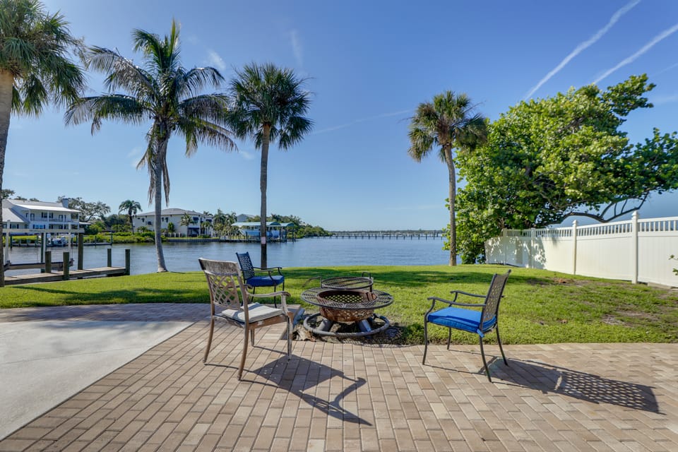 Waterfront Oasis! Heated Pool, 2 Docks & Boat Lift House in Palmetto