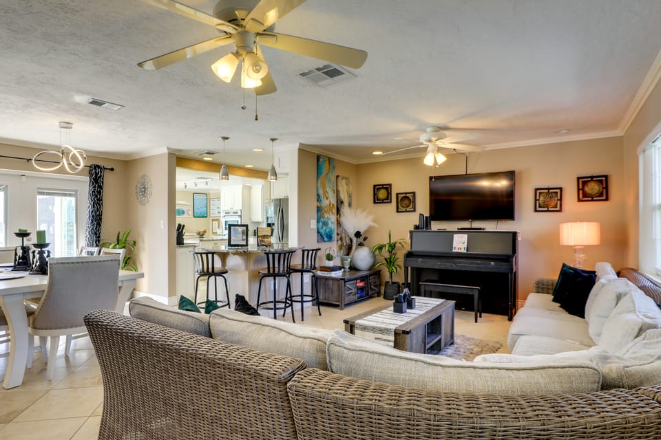Waterfront Oasis! Heated Pool, 2 Docks & Boat Lift House in Palmetto