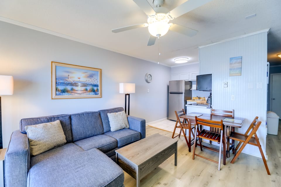 Beachfront Family Condo w/ Stunning Views! Apartment in North Topsail Beach