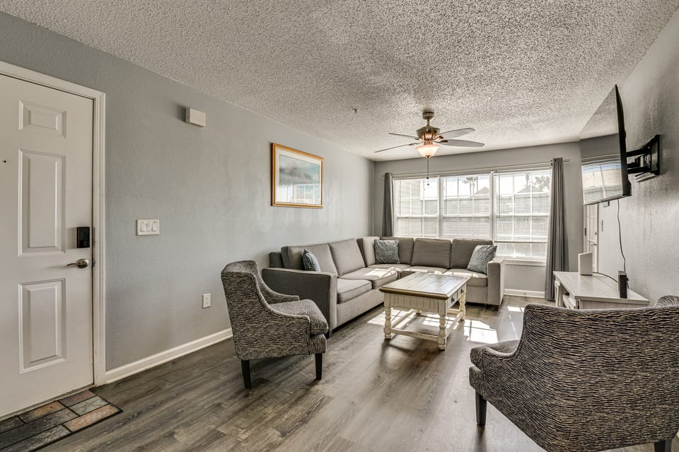Explore Boardwalk Thrills! Central Destin Condo Apartment in Destin