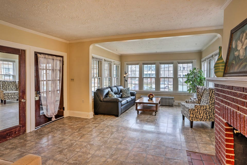 Lakewood Home w/ Yard ~ 8 Mi to Cleveland! House in Lakewood