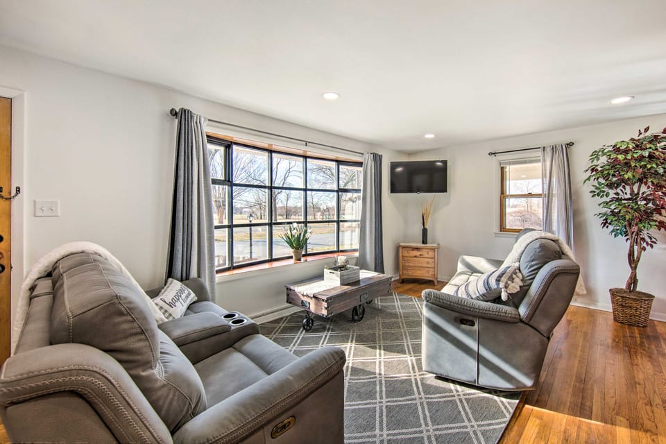 Marietta Home w/ Private Hot Tub, Pool Table! Cottage in Pennsylvania