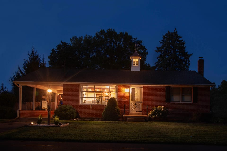 Marietta Home w/ Private Hot Tub, Pool Table! Cottage in Pennsylvania