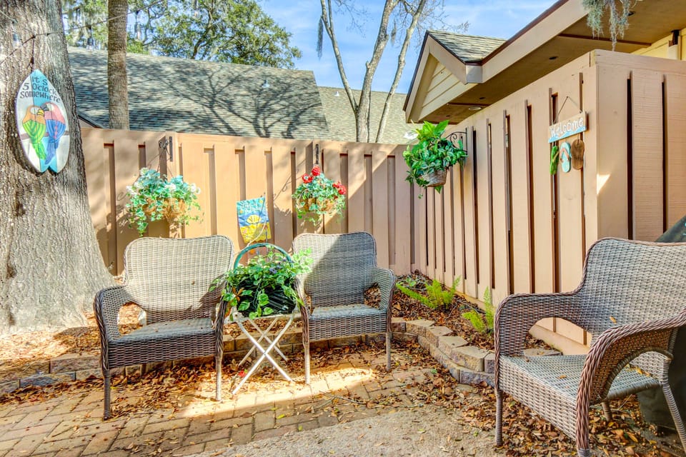 Community Perks! Sunny Hilton Head Island Retreat Apartment in Hilton Head Island