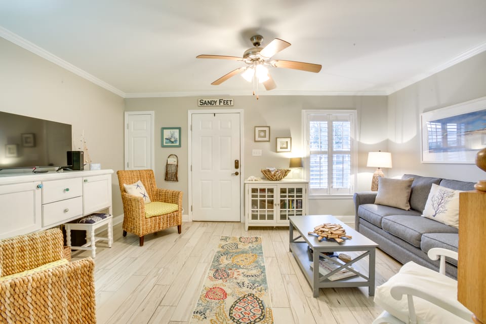 Old Town Bay St Louis Townhome: Walk to Beach Apartment in Bay Saint Louis