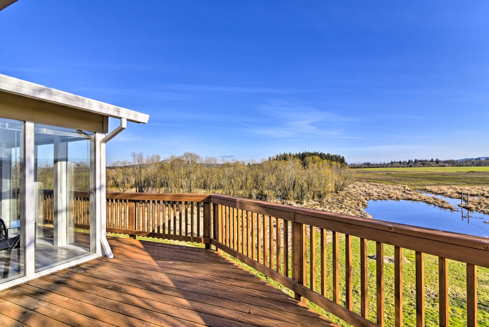 Fully Remodeled Hillsboro Home w/ Home Theater! House in Willamette Valley