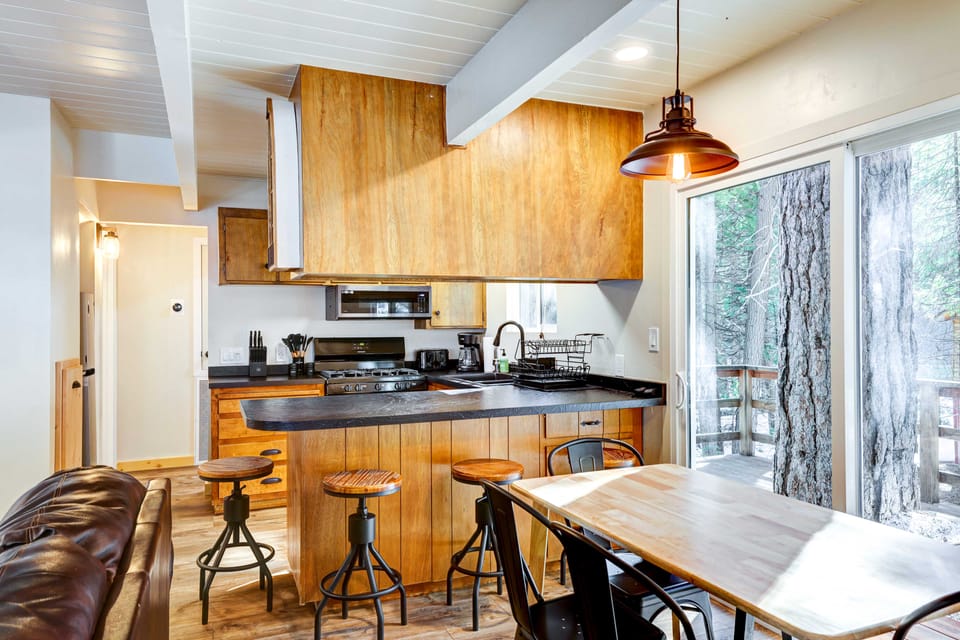Hike, Fish & Explore: California Cabin w/ Deck! House in Calaveras County