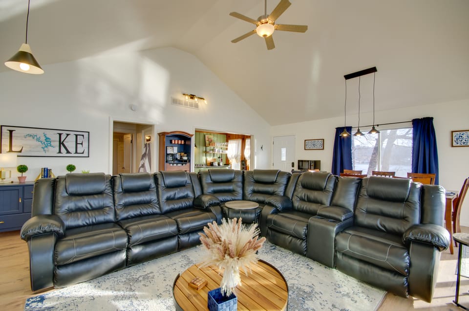 Lake View Cottage: Lake Ozarks Getaway House in Lake of the Ozarks