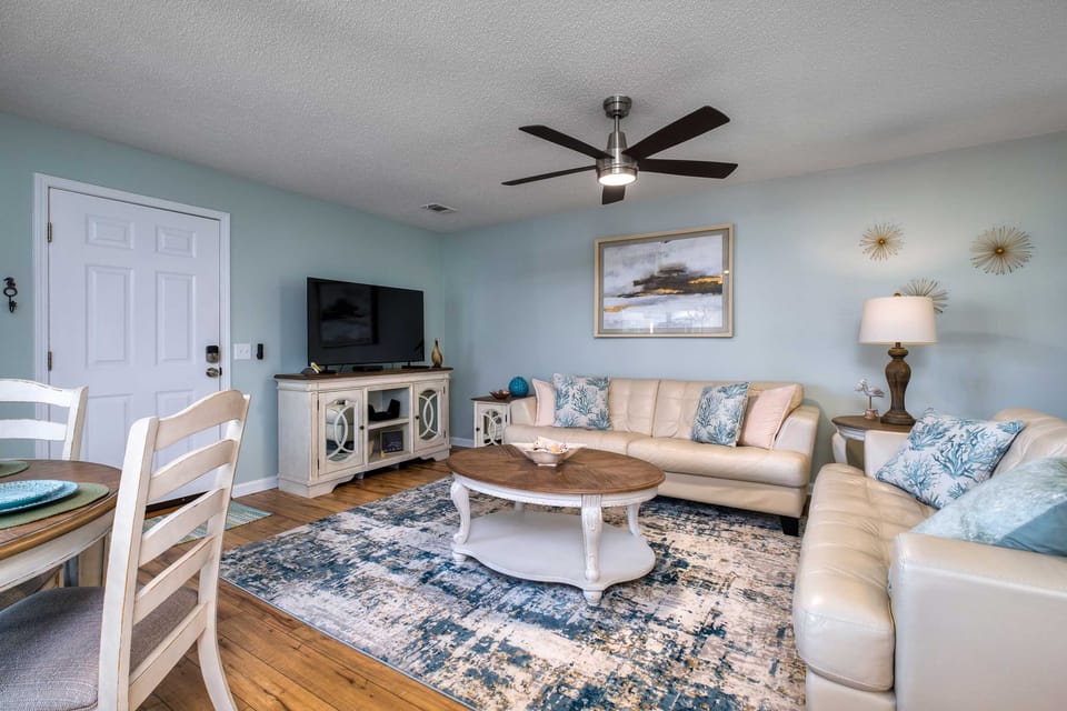 < 1 Mi to Ocean: North Myrtle Beach Condo Apartment in North Myrtle Beach