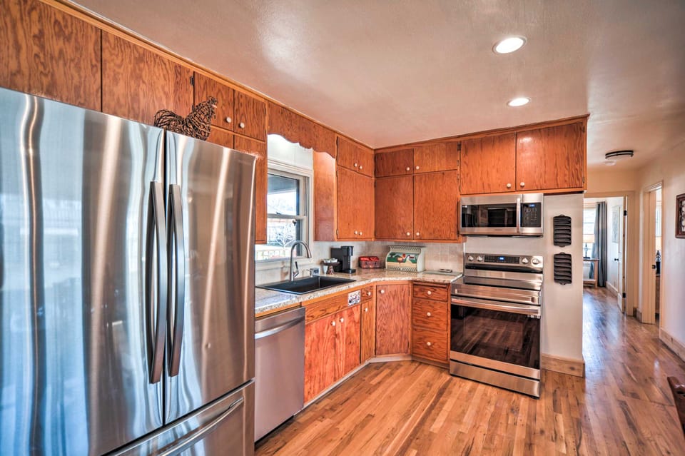 1 Mi to Dtwn Fredericksburg: Quiet Getaway w/ Yard House in Fredericksburg