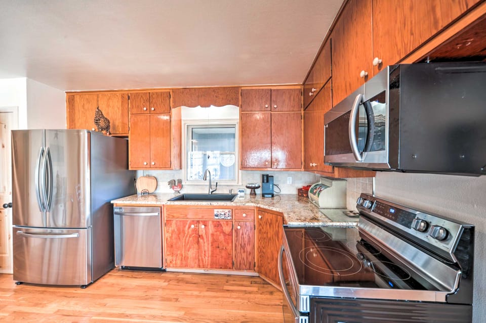 1 Mi to Dtwn Fredericksburg: Quiet Getaway w/ Yard House in Fredericksburg