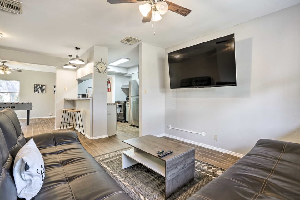 San Antonio Home 9 Mi to Downtown! House in San Antonio