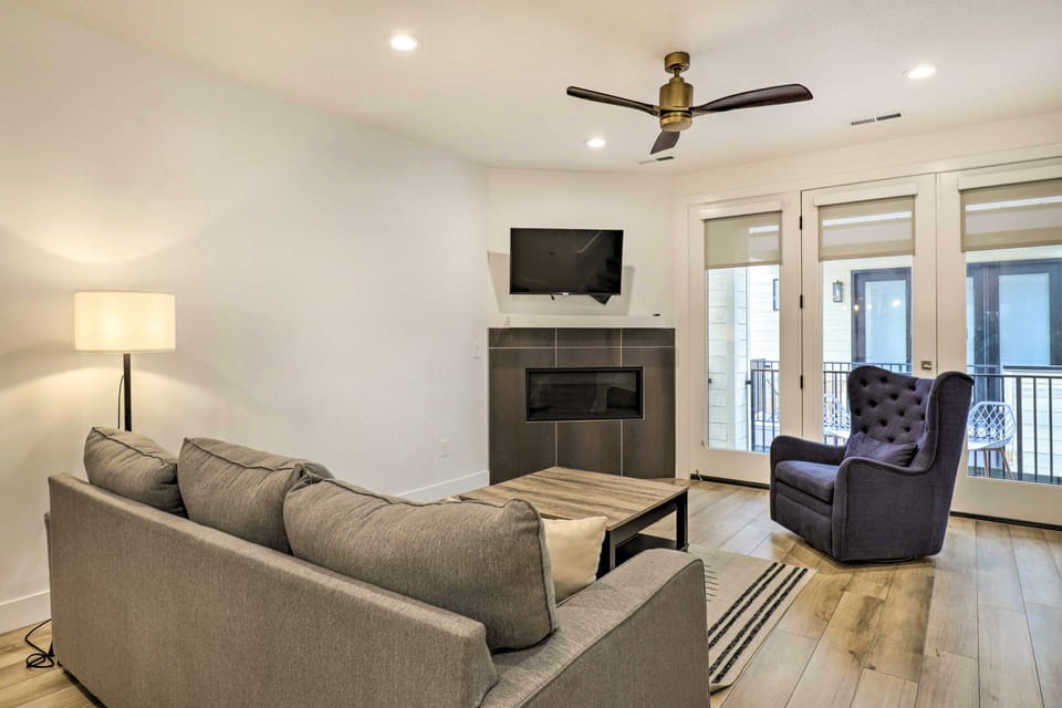 3-Story Provo Townhome: 1 Mi to BYU! Apartment in Provo