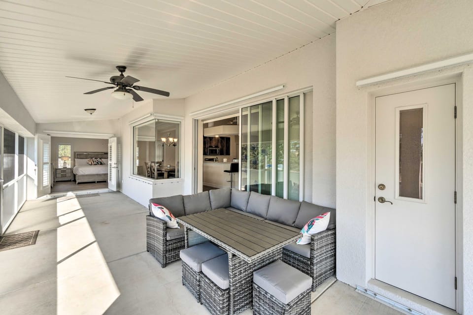 Beautiful Port Charlotte Home, 6 Mi to Beach! House in North Port