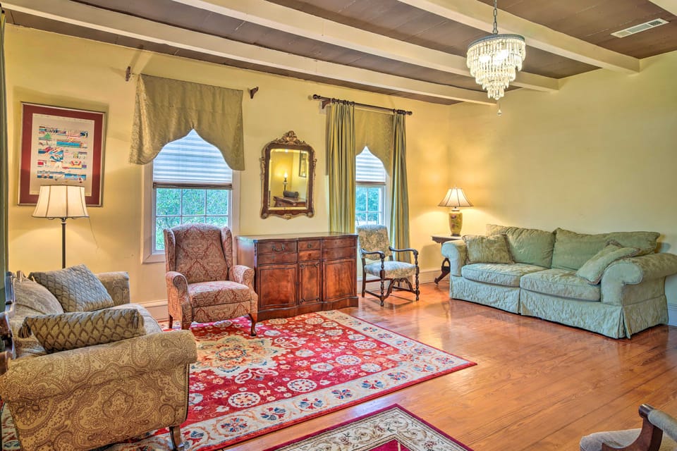 Vintage Louisiana Vacation Rental Home House in False River