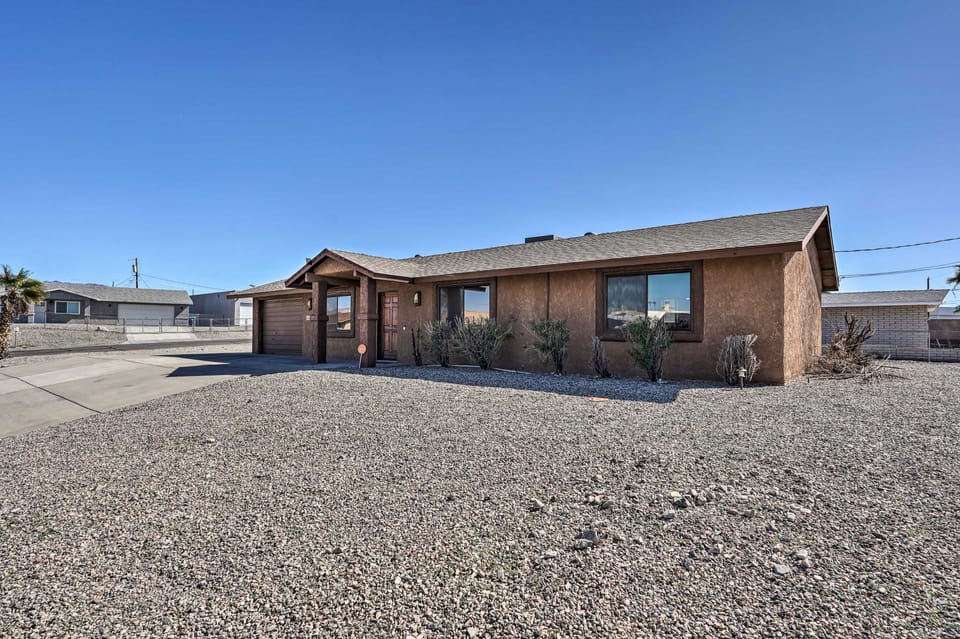 2 Mi to Lake: Home w/ Fire Pit in Arizona! House in Lake Havasu City