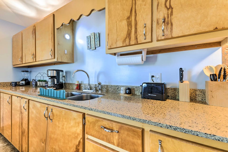 Coden Vacation Rental w/ Bay Access! Apartment in Mississippi