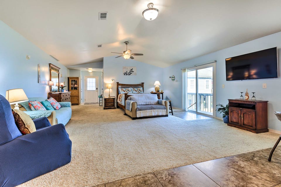 Coden Vacation Rental w/ Bay Access! Apartment in Mississippi