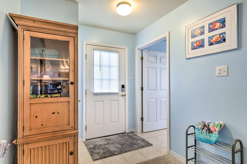 Coden Vacation Rental w/ Bay Access! Apartment in Mississippi