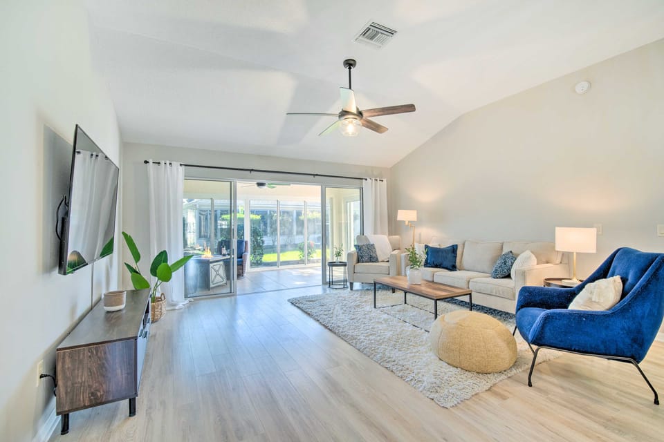 Sunny Home w/ Golf Cart in The Villages! House in The Villages