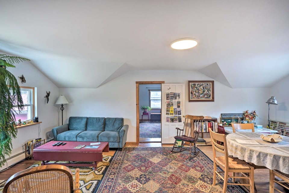 New York Vacation Rental w/ Smart TVs & Cable Apartment in Capital District, NY, USA