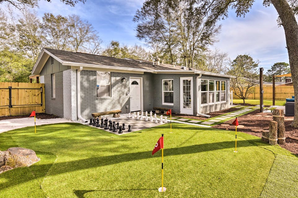Emerald Coast Vacation Rental: 1 Mi to Beach House in Lake Lorraine