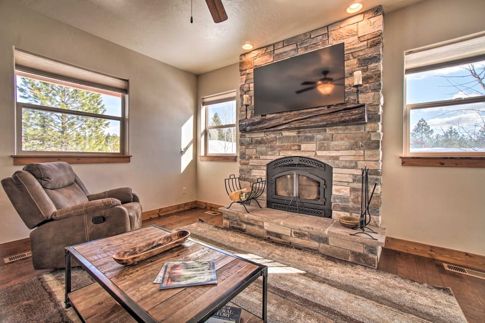 McCall Home + Hot Tub ~ 2 Mi to Payette Lake House in McCall