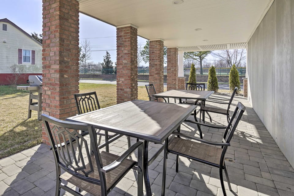 Long Branch Home < 1 Mi to Beach! House in Monmouth Beach