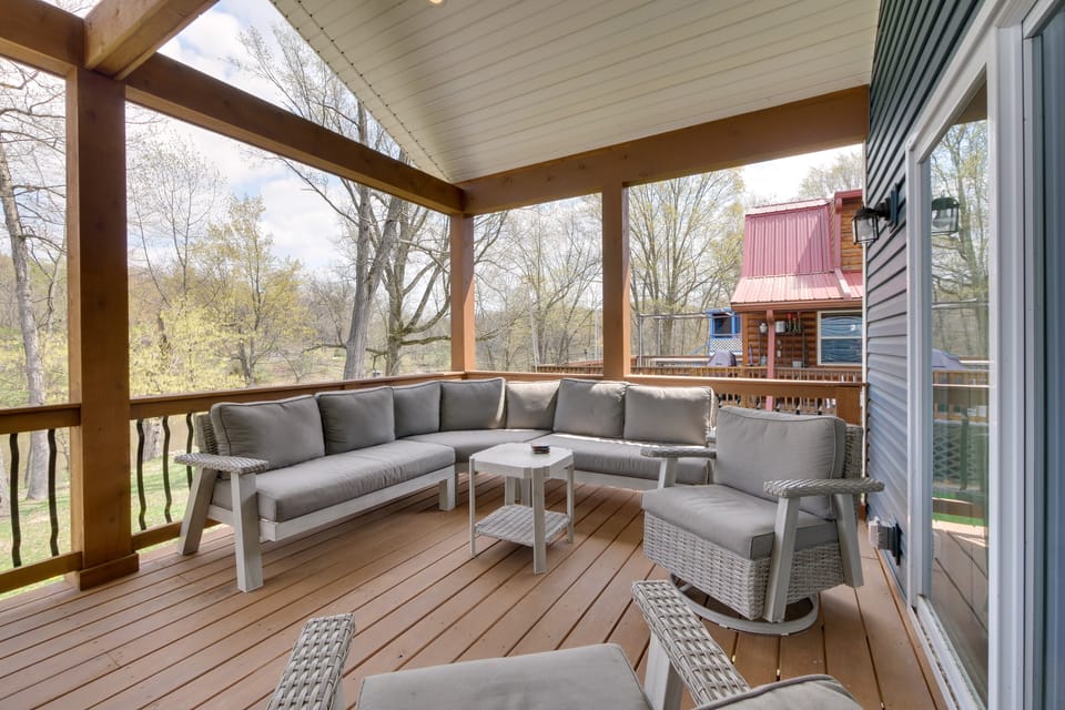 Waterfront Home on Lake Milton: Dock, Hot Tub House in Ohio