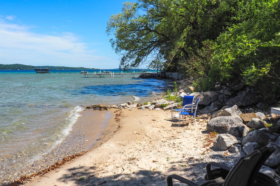 Serene Leelanau Lake Escape Near Wine Trail Cottage in Michigan