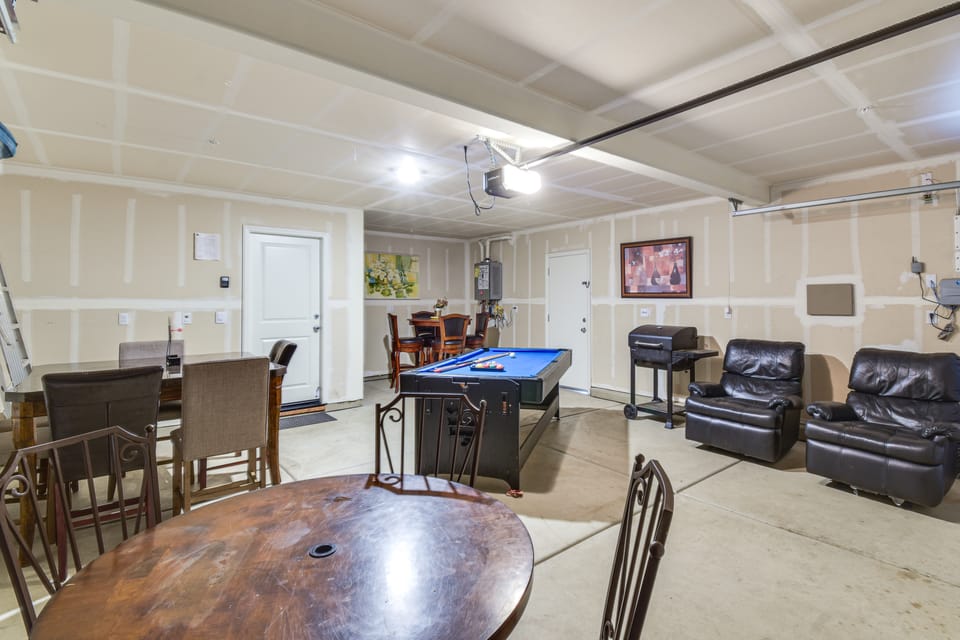 Pool Table & Patio! Spacious Merced Getaway House in Merced