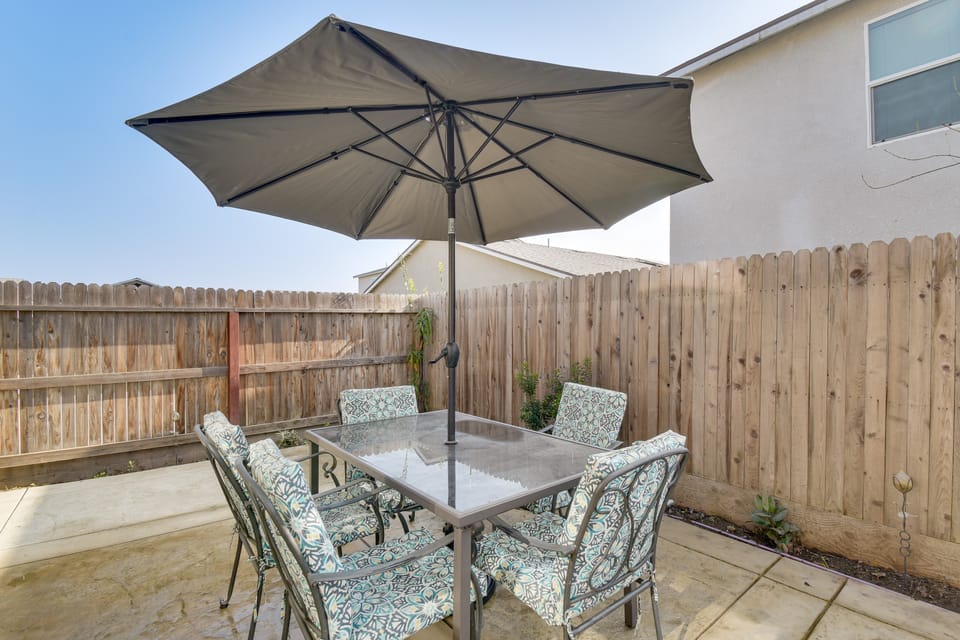 Pool Table & Patio! Spacious Merced Getaway House in Merced
