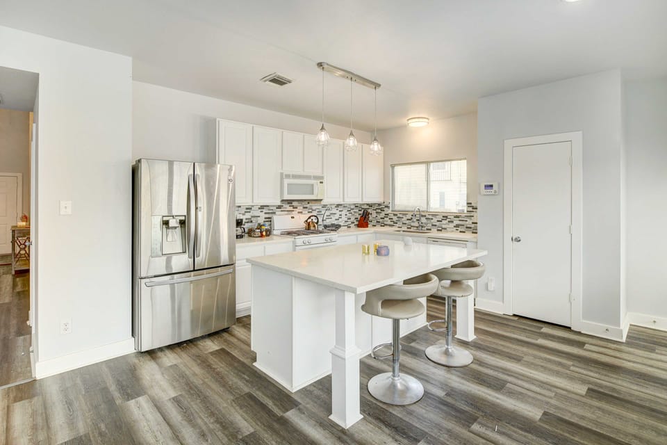 Houston Stay 7 Mi to NRG: Luxe + Group Friendly House in Houston