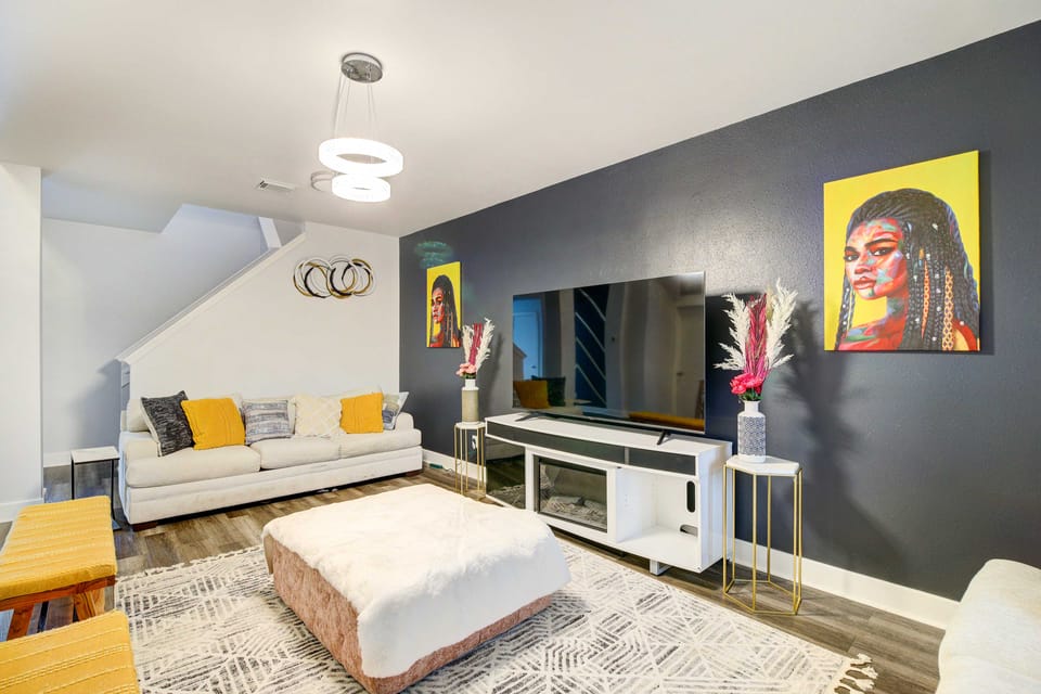 Houston Stay 7 Mi to NRG: Luxe + Group Friendly House in Houston