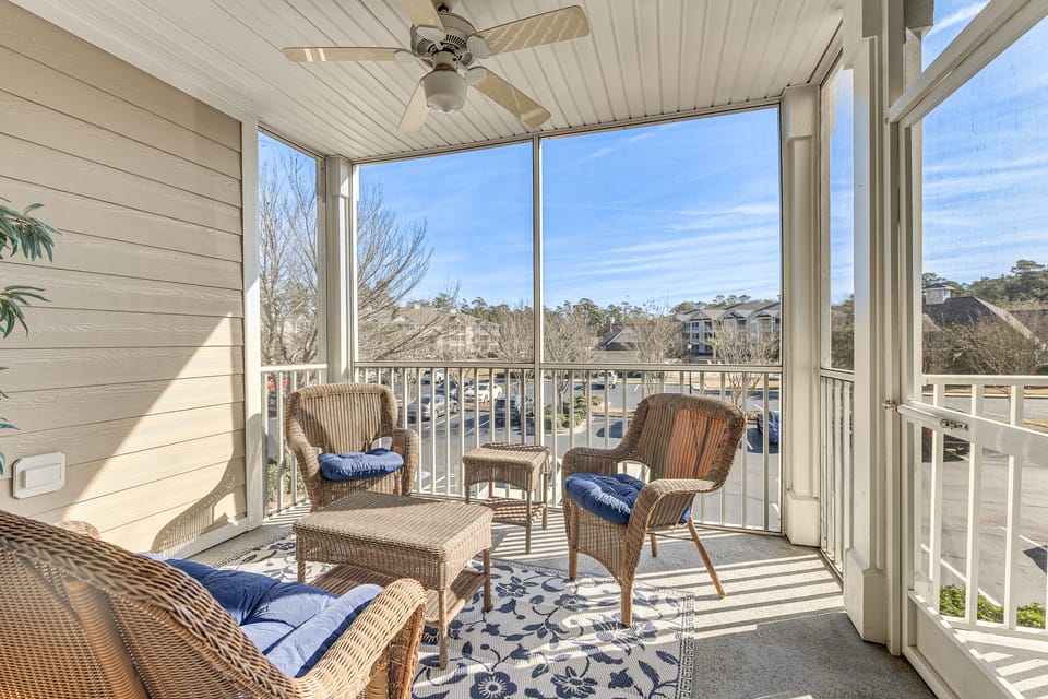 Pool & Private Balcony! Crow Creek Golf Club Condo Apartment in South Carolina