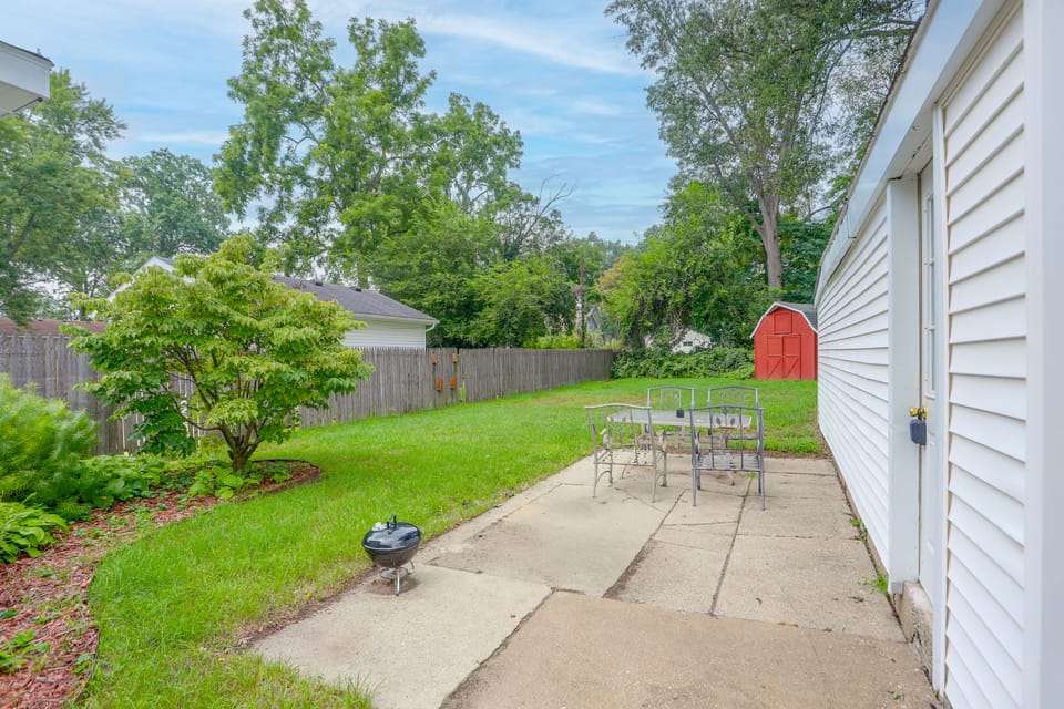 8 Mi to Lake Eerie & Dtwn Toledo! Peaceful Cottage Cottage in Toledo