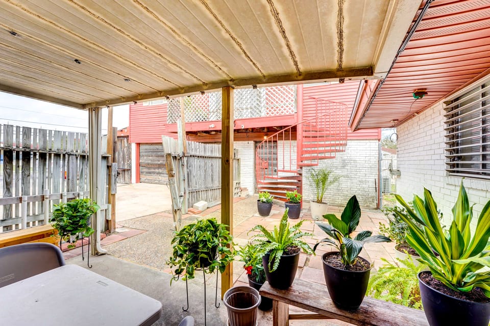 Corpus Christi Extended Stay - 7 Mi to Beach! House in Nueces County