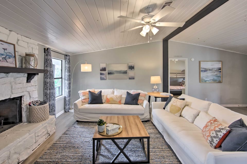 Lake View & Decks: Pet-Friendly Mabank Home House in Cedar Creek Reservoir