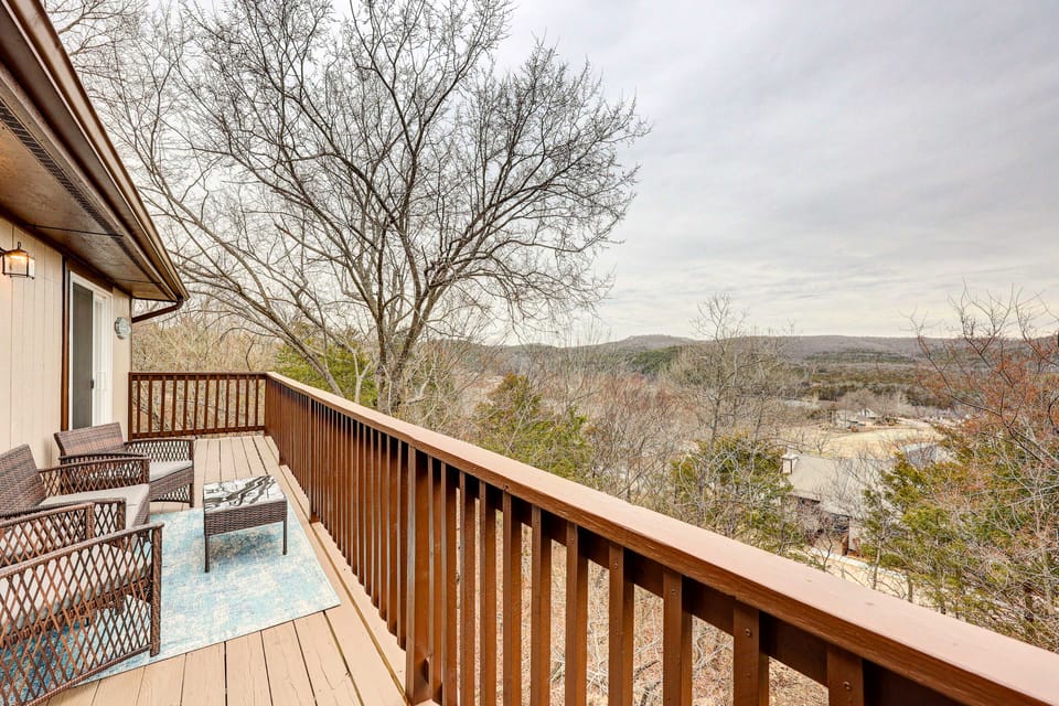 Holiday Island Vacation Rental w/ 2 Balconies Apartment in Carroll County