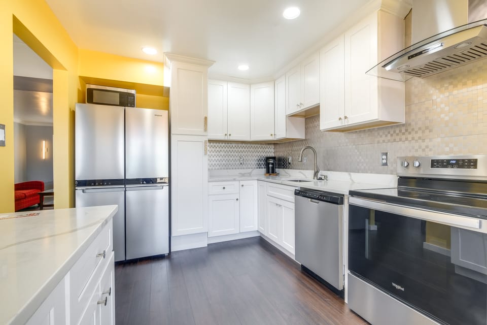 Walk to Red Jade Park: Upper Marlboro Townhome Apartment in Largo