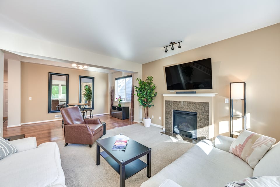 Spacious Kent Home Near SeaTac Airport w/ Patio House in SeaTac